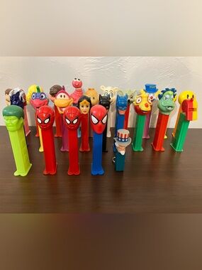 PEZ | Set of 23